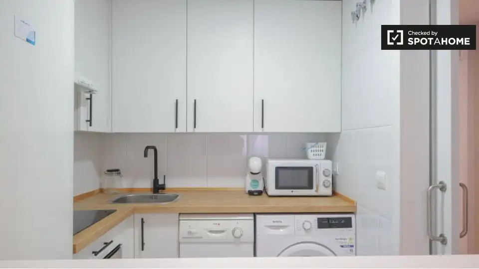 Cocina de Piso de alquiler en Madrid con Aire acondicionado, Calefacción y Amueblado