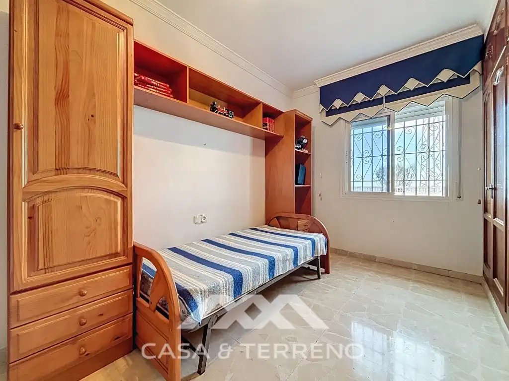 Habitación de Casa o chalet en venta en Vélez-Málaga con Aire acondicionado, Jardín privado y Terraza
