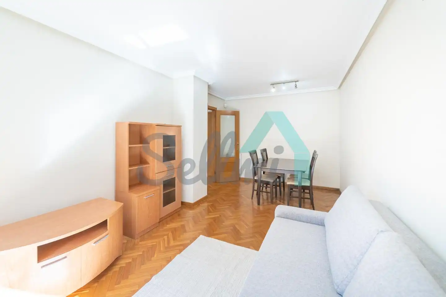 Living room of Flat for rent in Oviedo   with Heating, Parquet flooring and Storage room