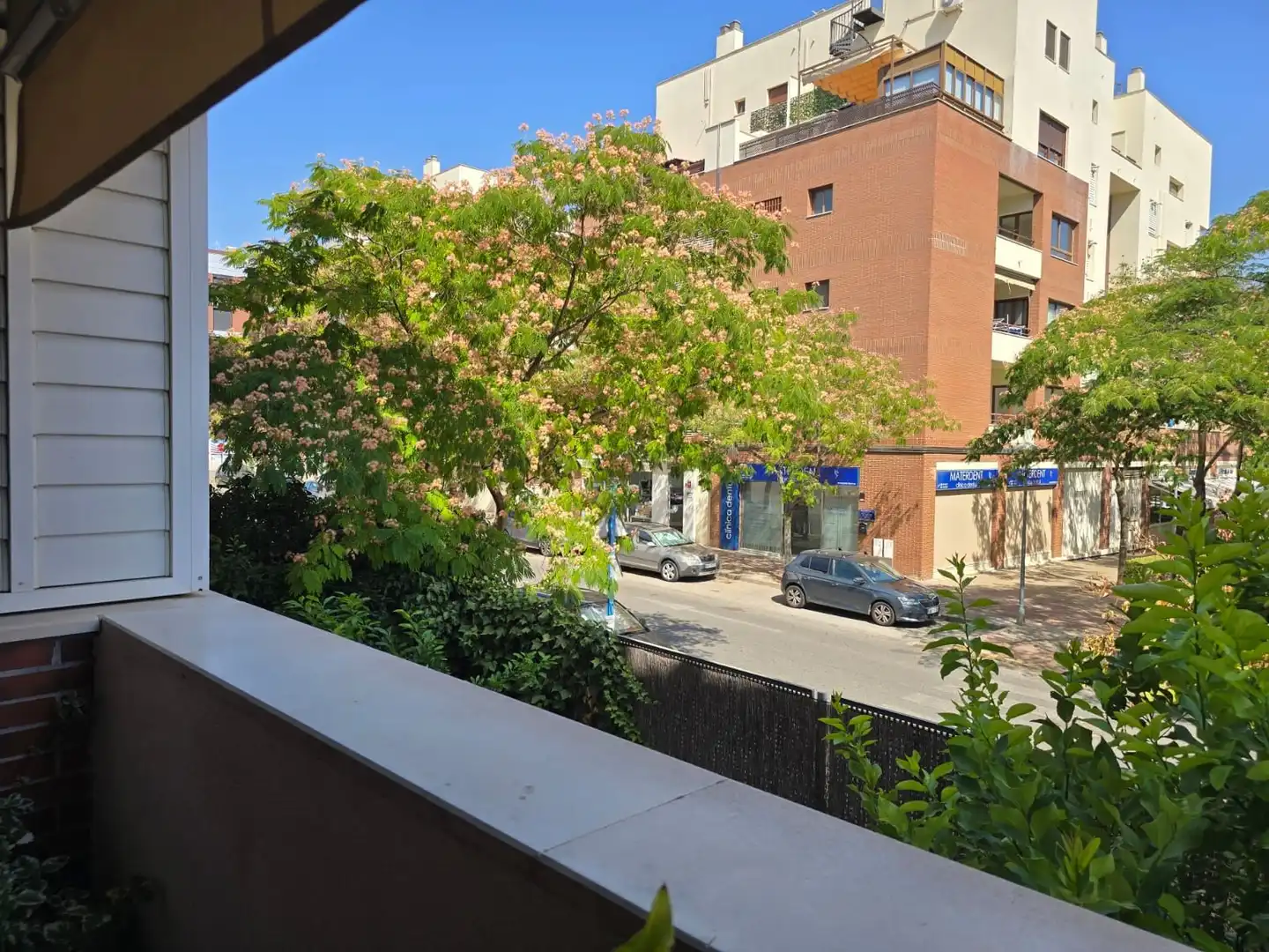 Vista exterior de Pis en venda en Mairena del Aljarafe amb Aire condicionat i Terrassa