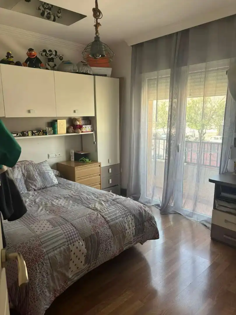 Habitación de Piso en venta en Peligros con Aire acondicionado, Terraza y Horno