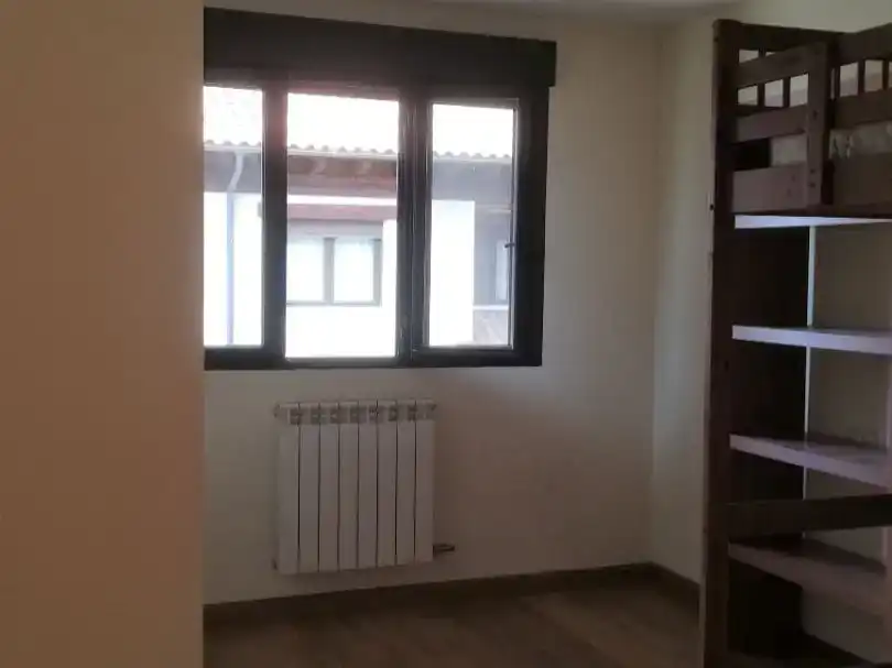 Dormitori de Casa adosada de lloguer en Villaquilambre, León