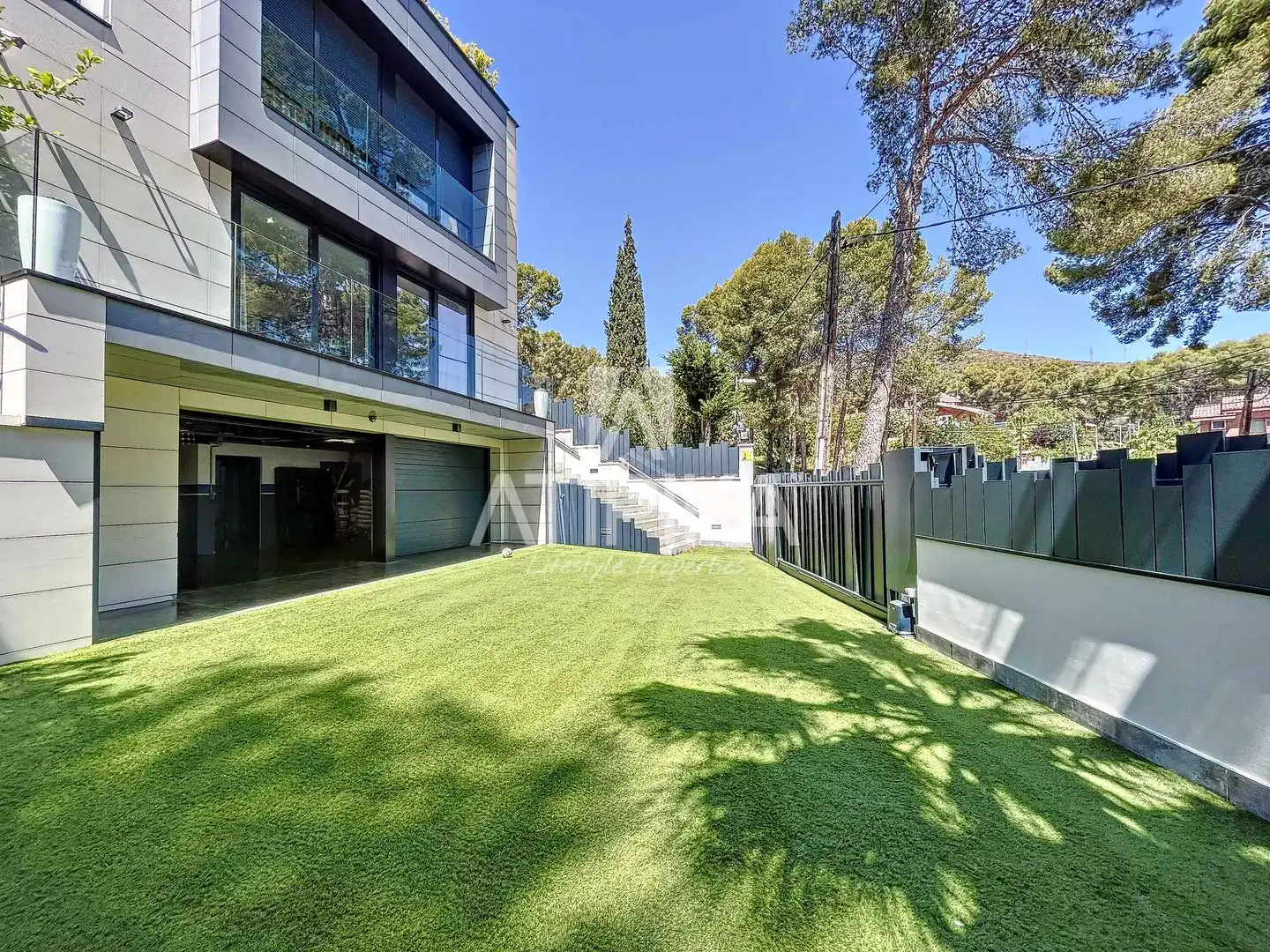 Exterior view of Houses for rent in Castelldefels  with Heating, Terrace and Swimming Pool