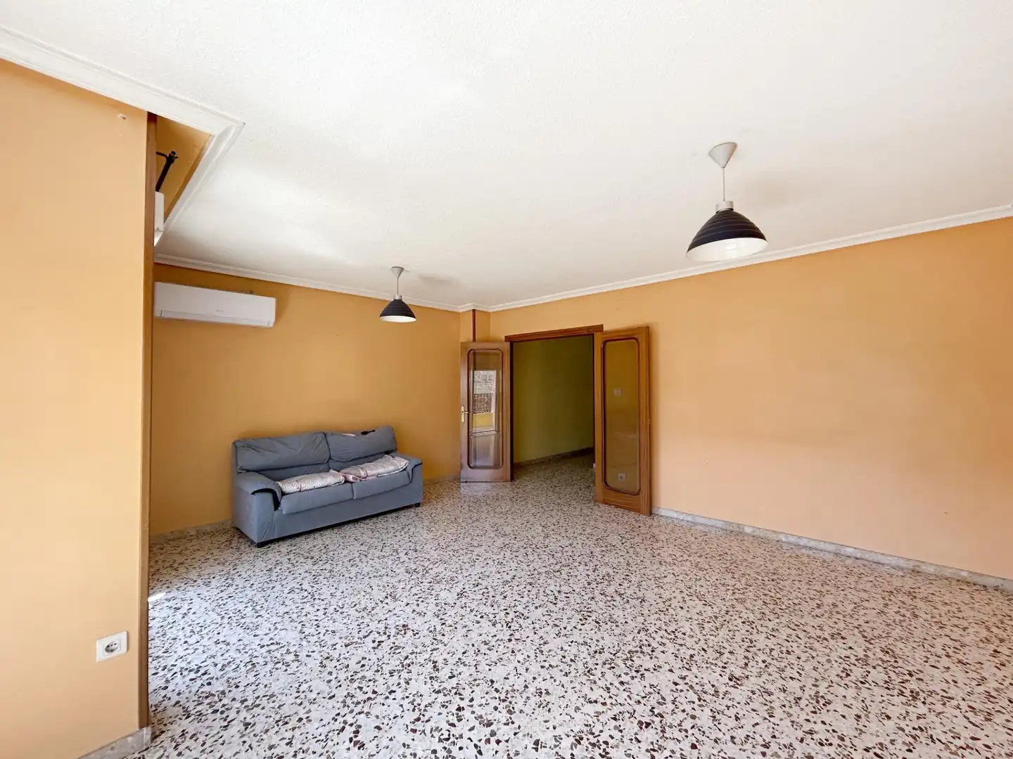 Piso de alquiler en Novelda con Aire acondicionado, Terraza y Alarma