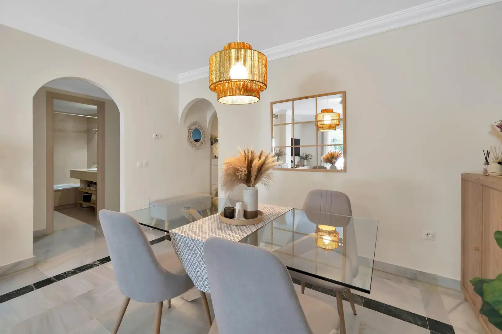 Comedor de Apartamento en venta en Marbella con Aire acondicionado, Calefacción y Jardín privado