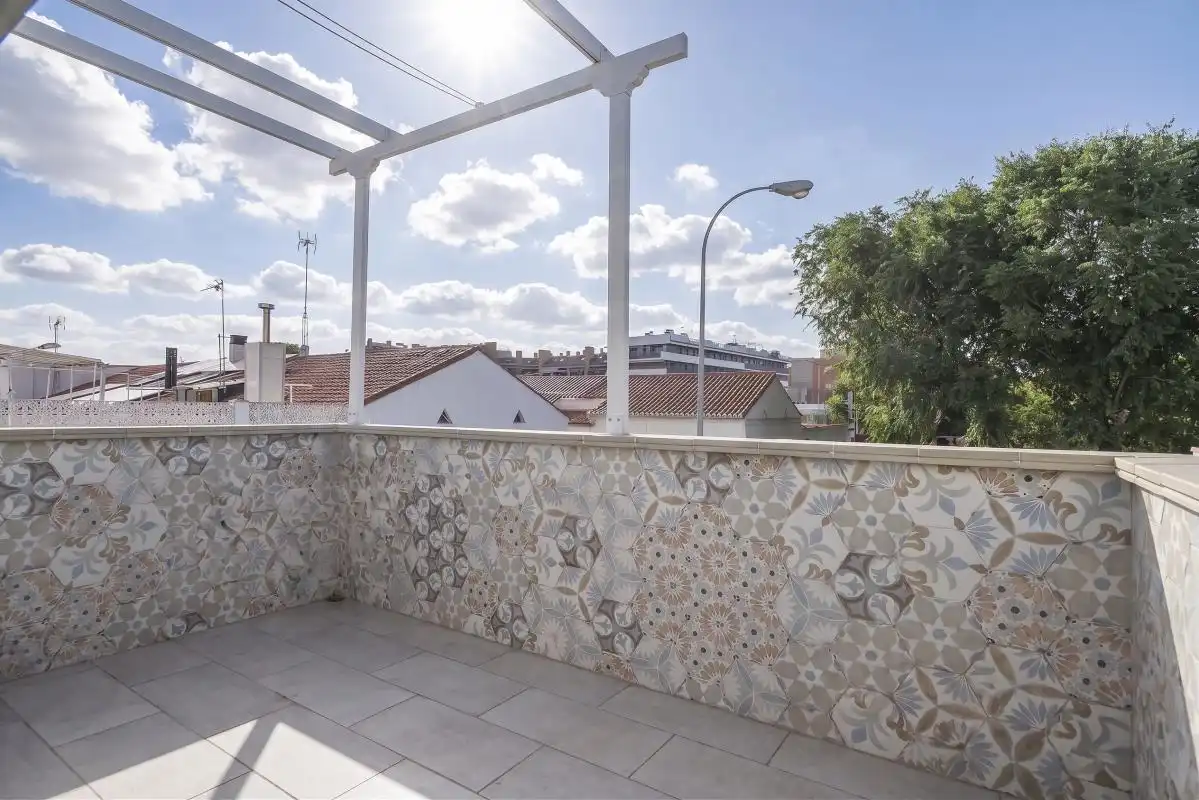 Terrassa de Casa adosada en venda en Alcalá de Henares amb Calefacció, Terrassa i Balcó