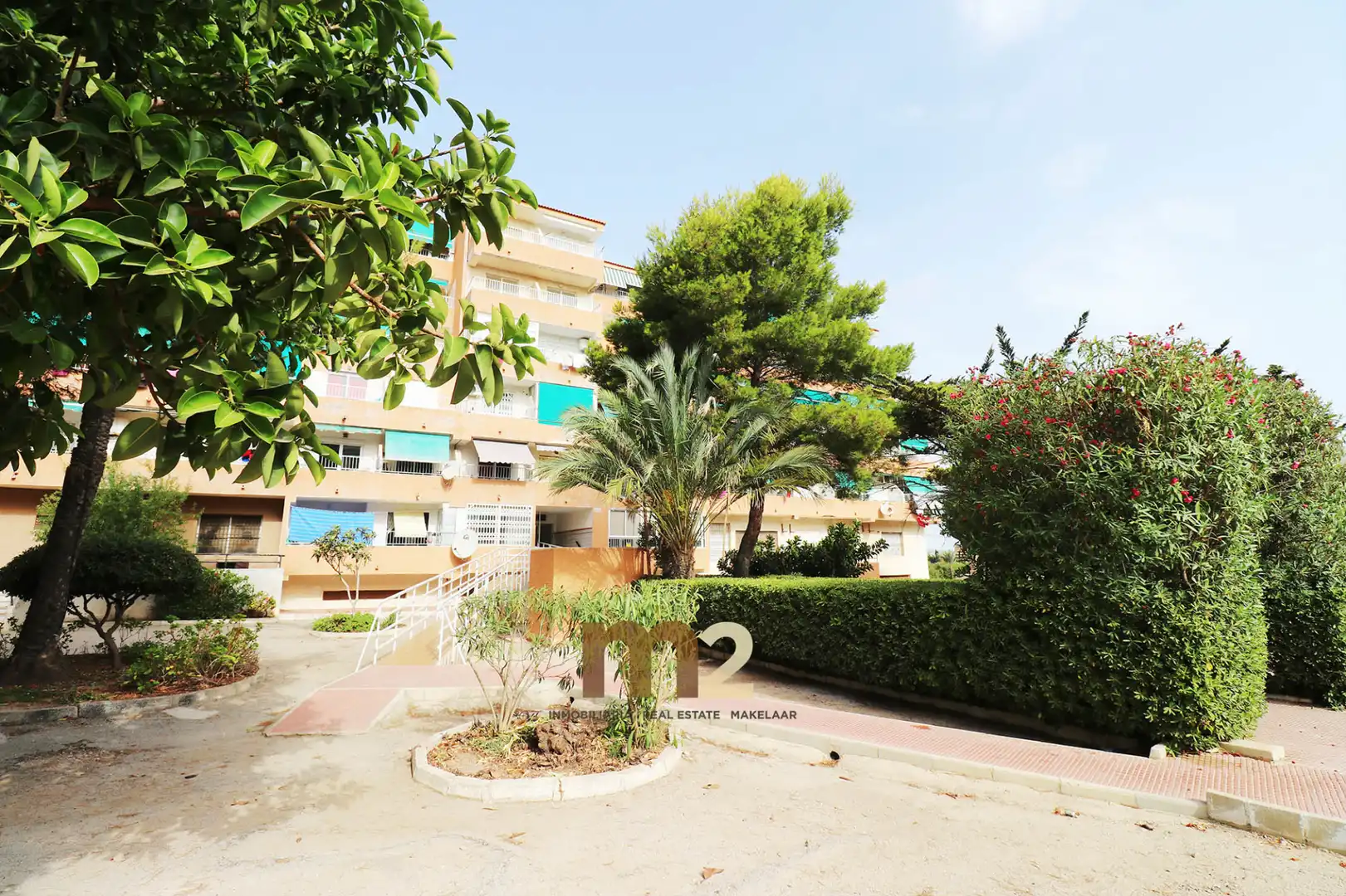 Vista exterior de Apartament en venda en Guardamar del Segura amb Moblat, Forn i Microones