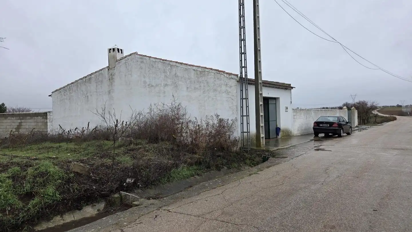 Vista exterior de Terreno en venta en El Hito 