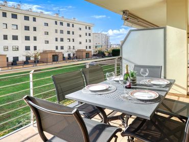 Appartamento con piscina in vendita a Calle De Joanot Martorell 25