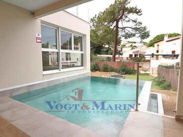 Casa con balcón en venta en Carrer Roses