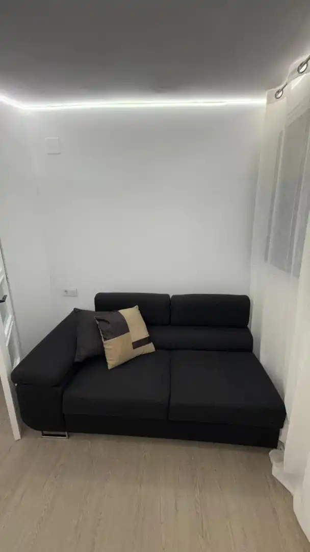 Sala d'estar de Apartament de lloguer en Alicante / Alacant amb Aire condicionat, Piscina i Moblat
