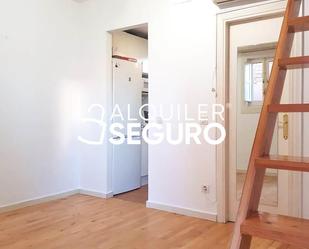 Bedroom of Flat to rent in  Madrid Capital  with Air Conditioner and Heating