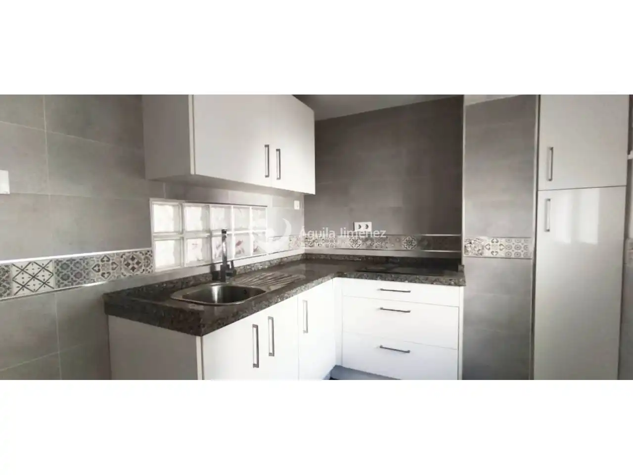 Cocina de Casa adosada en venta en Alcalá de Guadaira con Aire acondicionado, Calefacción y Parquet