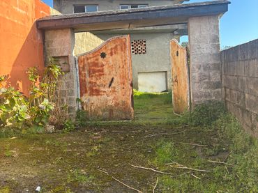 Casa amb balcó en venda a Redondela