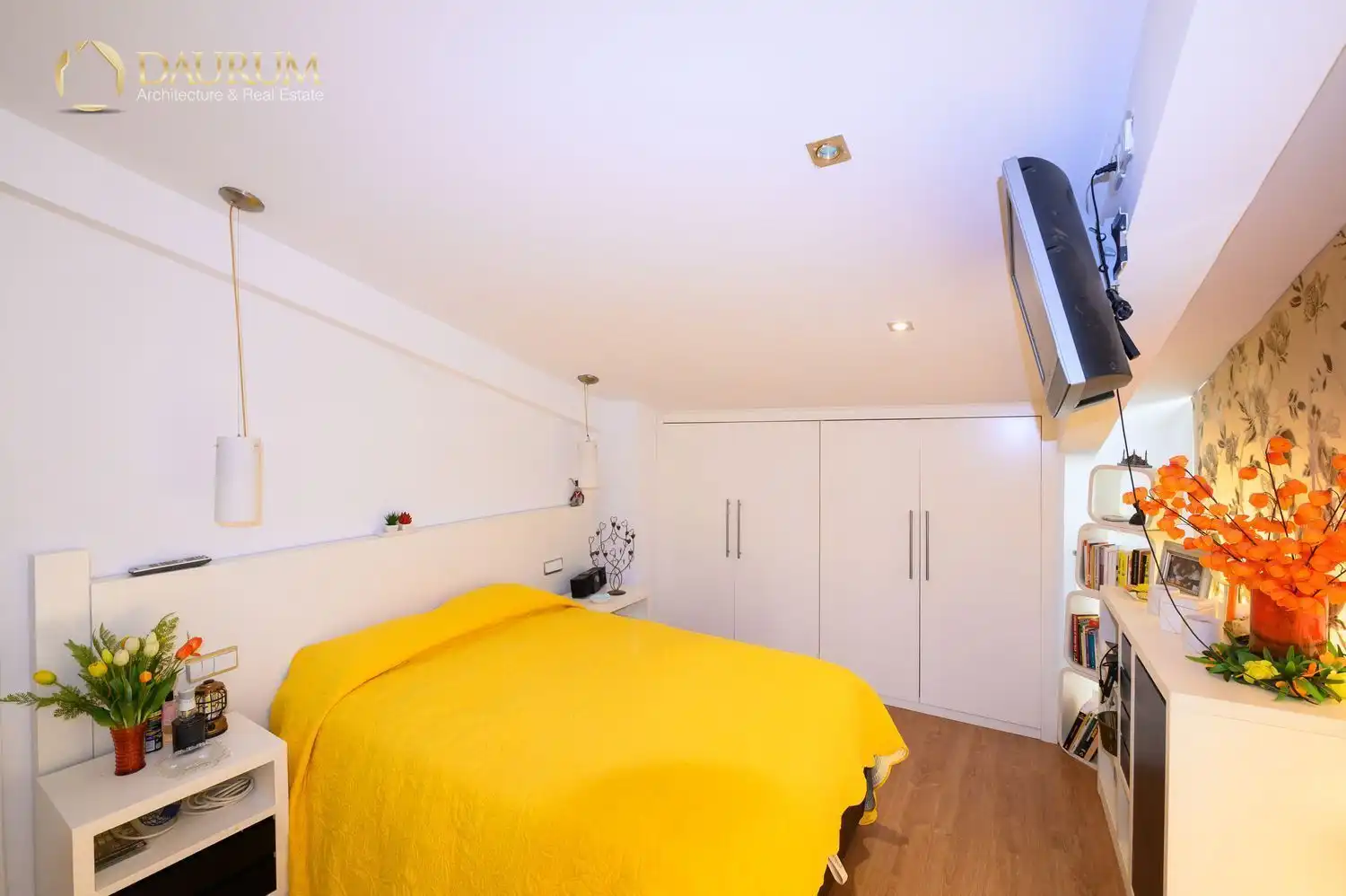 Habitación de Casa adosada en venta en Boadilla del Monte con Aire acondicionado, Calefacción y Jardín privado