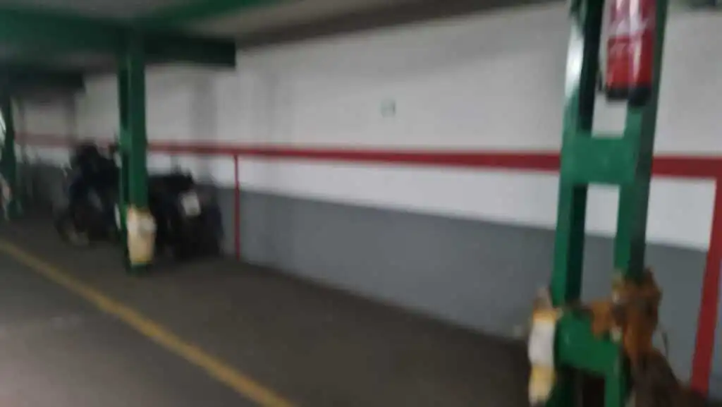 Einzelparkplatz zum Verkauf in LEONES, imagen 2