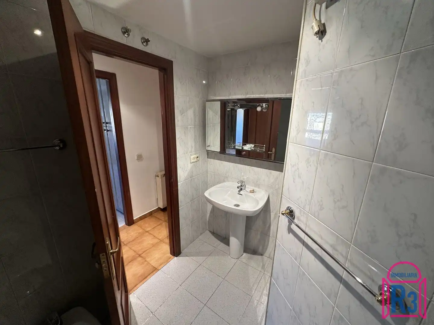 Bany de Apartament en venda en León Capital  amb Calefacció, Terrassa i Moblat