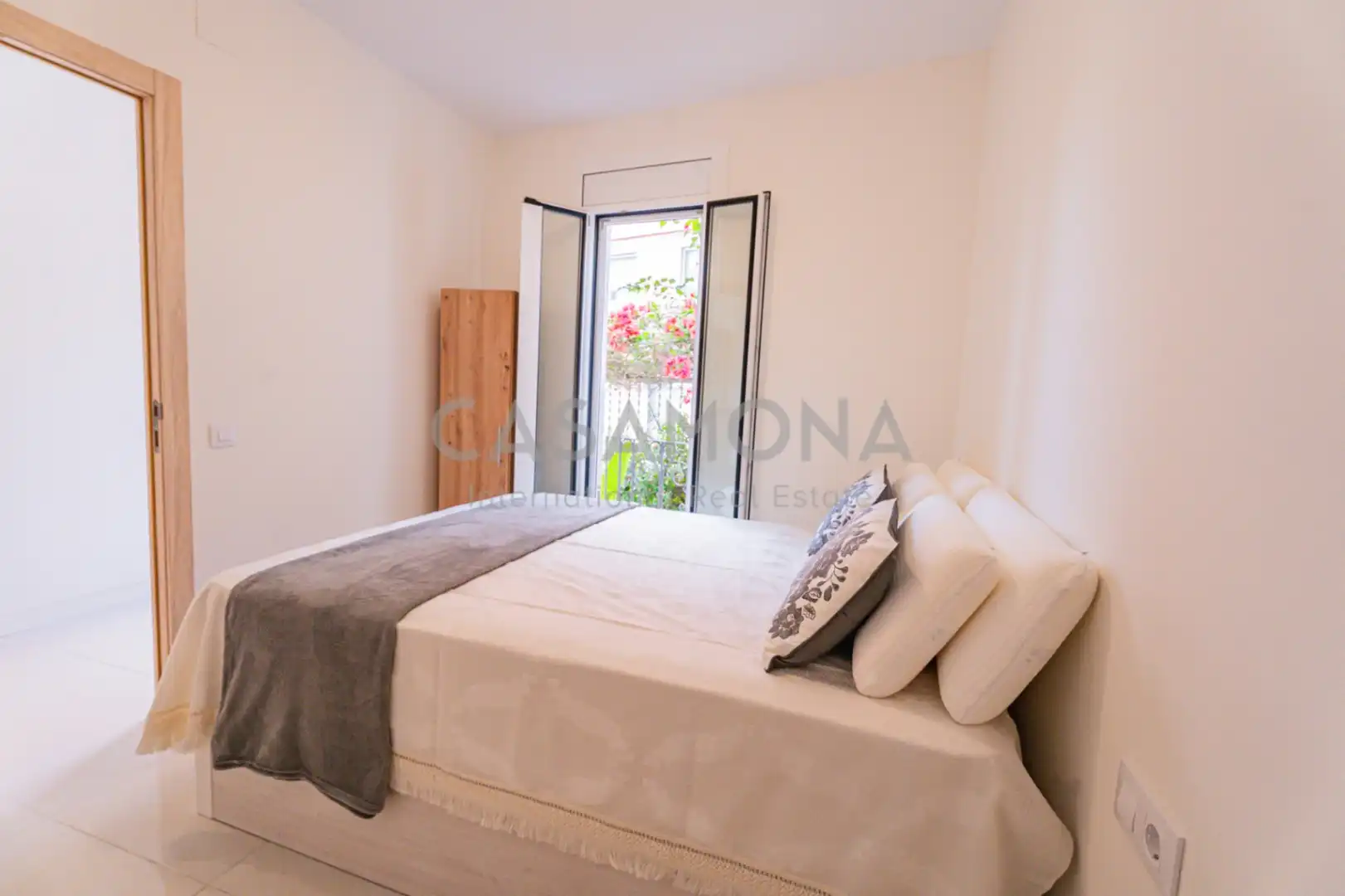 Bedroom of Houses for rent to own in Barcelona  with Air Conditioner, Heating and Private garden