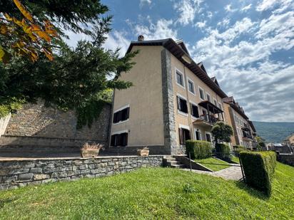 Exterior view of Apartment for sale in Valle de Hecho  with Heating, Parquet flooring and Terrace