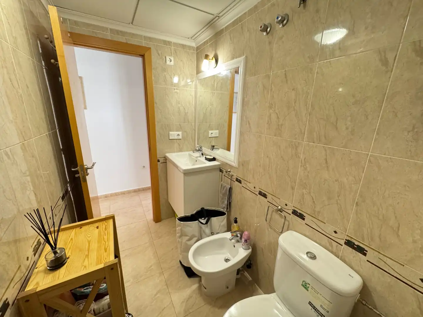 Baño de Apartamento en venta en Guardamar del Segura con Aire acondicionado, Amueblado y Lavadora