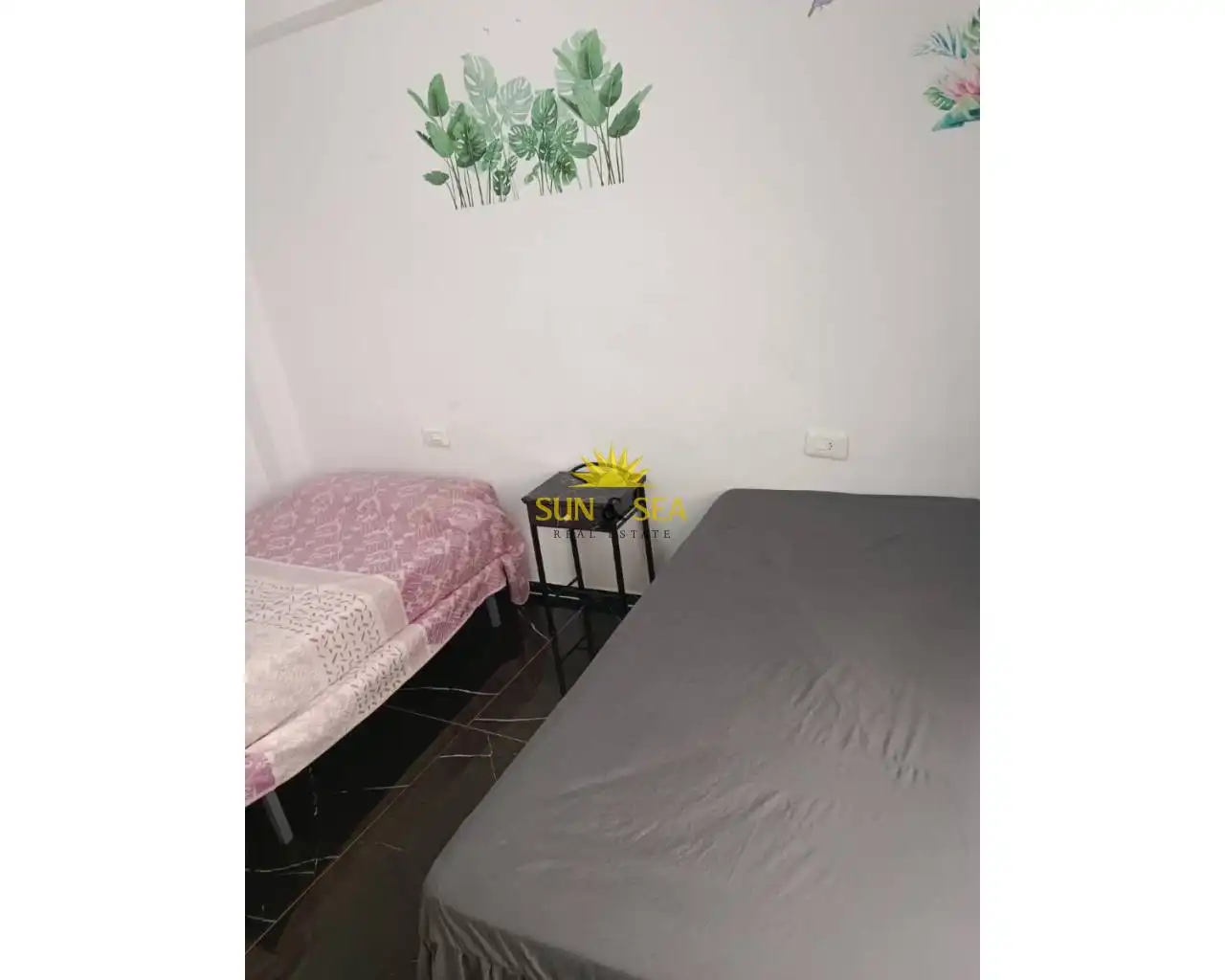 Dormitori de Apartament de lloguer en Torrevieja amb Aire condicionat, Calefacció i Moblat