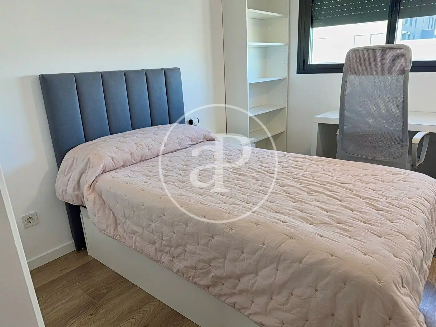 Bedroom of Flat for rent in Valencia  with Air Conditioner, Heating and Private garden