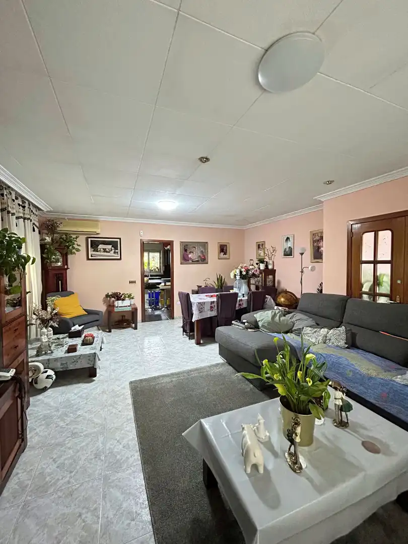 Sala de estar de Casa o chalet en venta en Vilobí d'Onyar con Aire acondicionado, Calefacción y Jardín privado