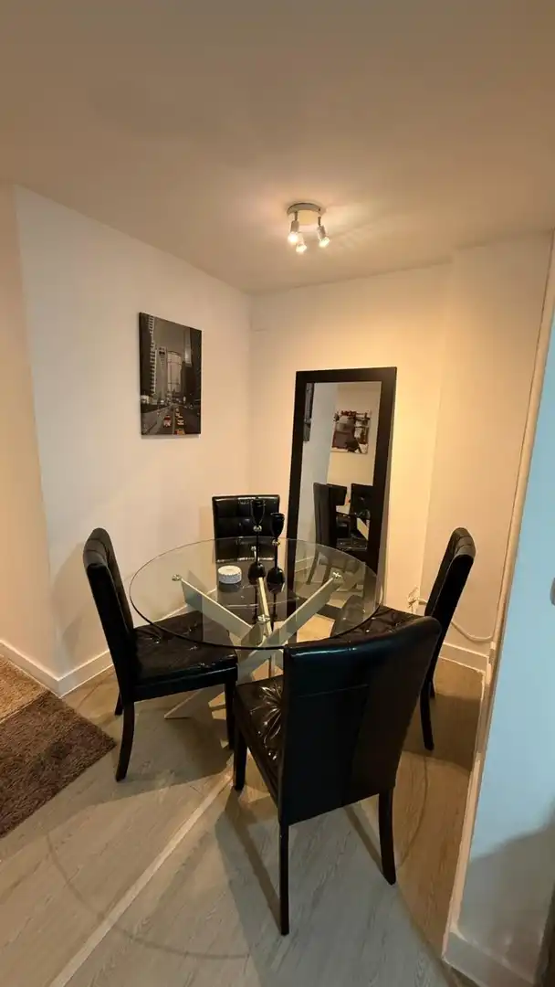 Menjador de Apartament de lloguer en Alicante / Alacant amb Aire condicionat, Piscina i Moblat