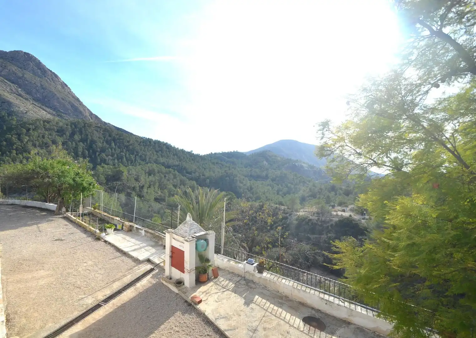 Vista exterior de Casa o xalet en venda en Orxeta amb Terrassa, Traster i Moblat