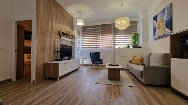 Sala d'estar de Estudi de lloguer en Santa Pola amb Aire condicionat, Calefacció i Parquet