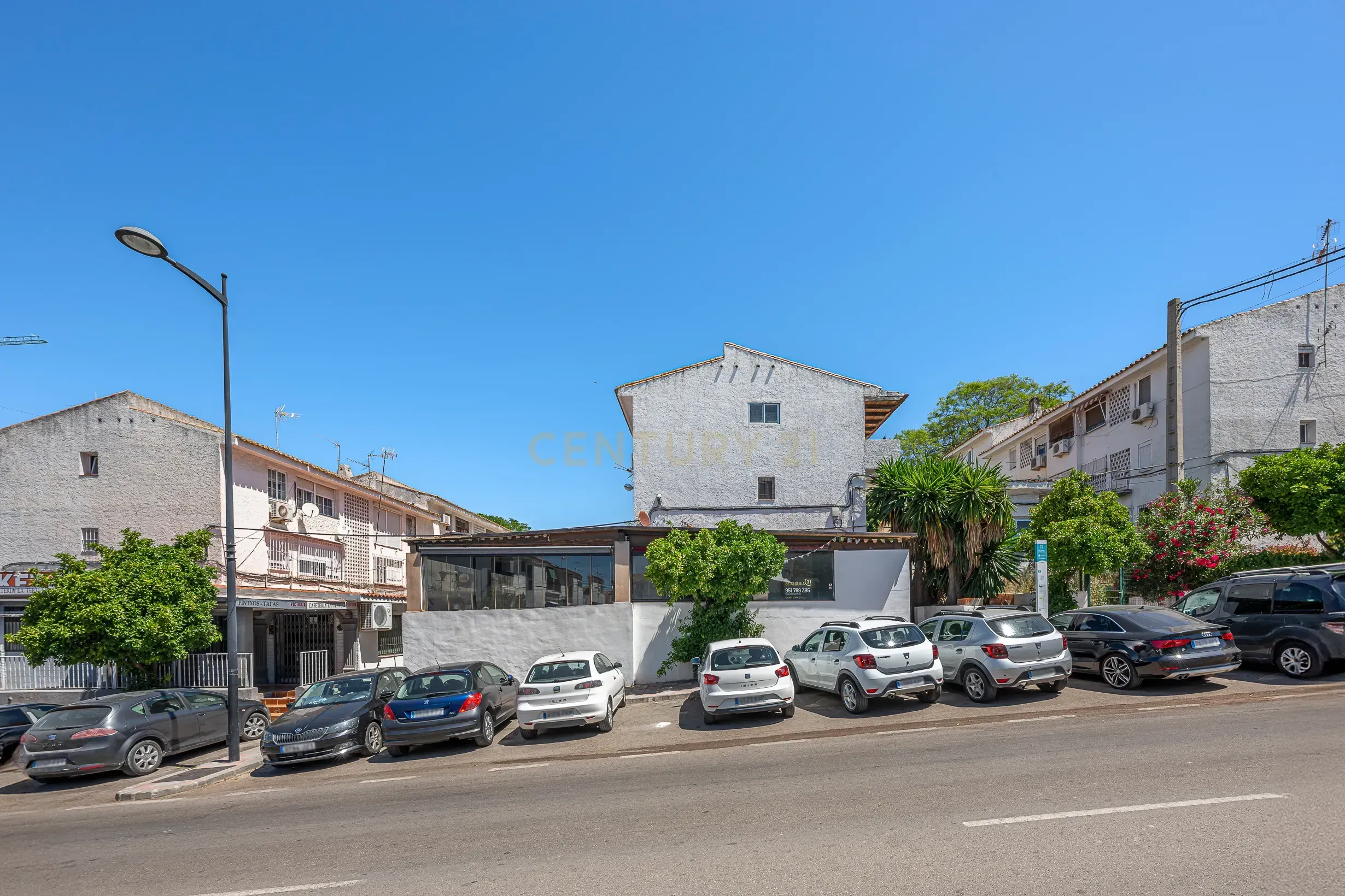 Vista exterior de Local de lloguer en Marbella