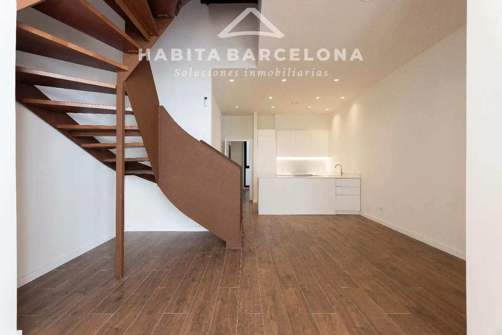 Dúplex en venta en Barcelona con Aire acondicionado, Calefacción y Jardín privado