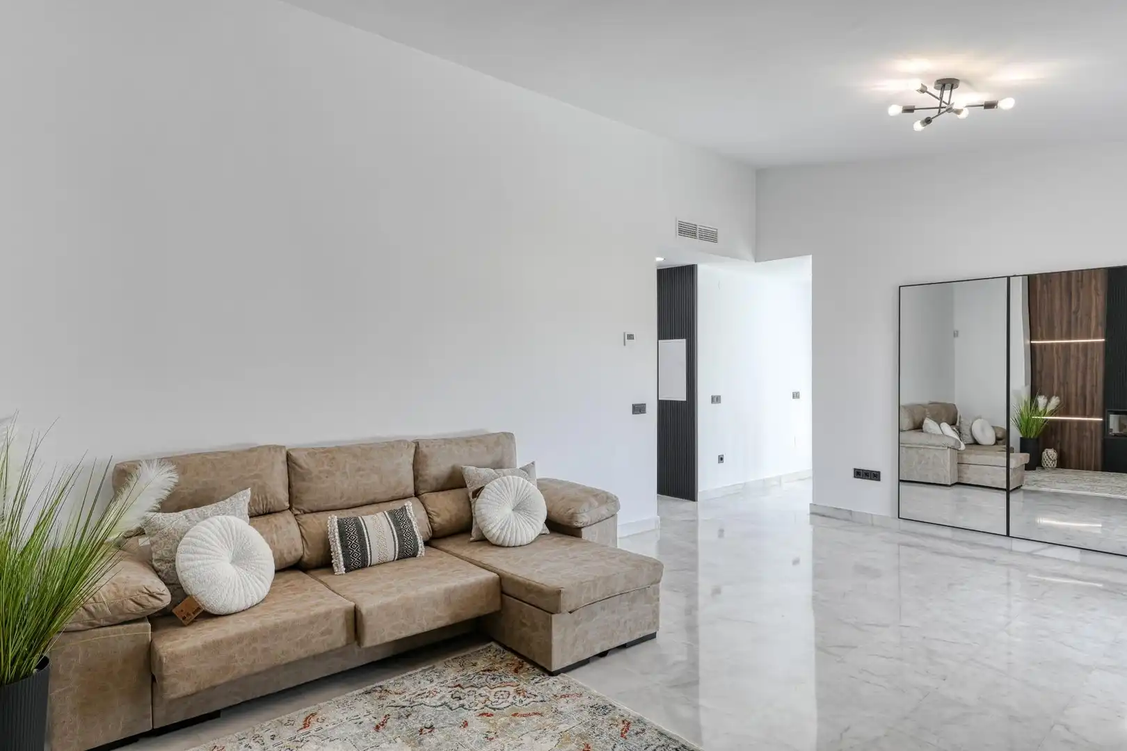 Sala de estar de Casa o chalet en venta en Mijas con Aire acondicionado, Calefacción y Terraza