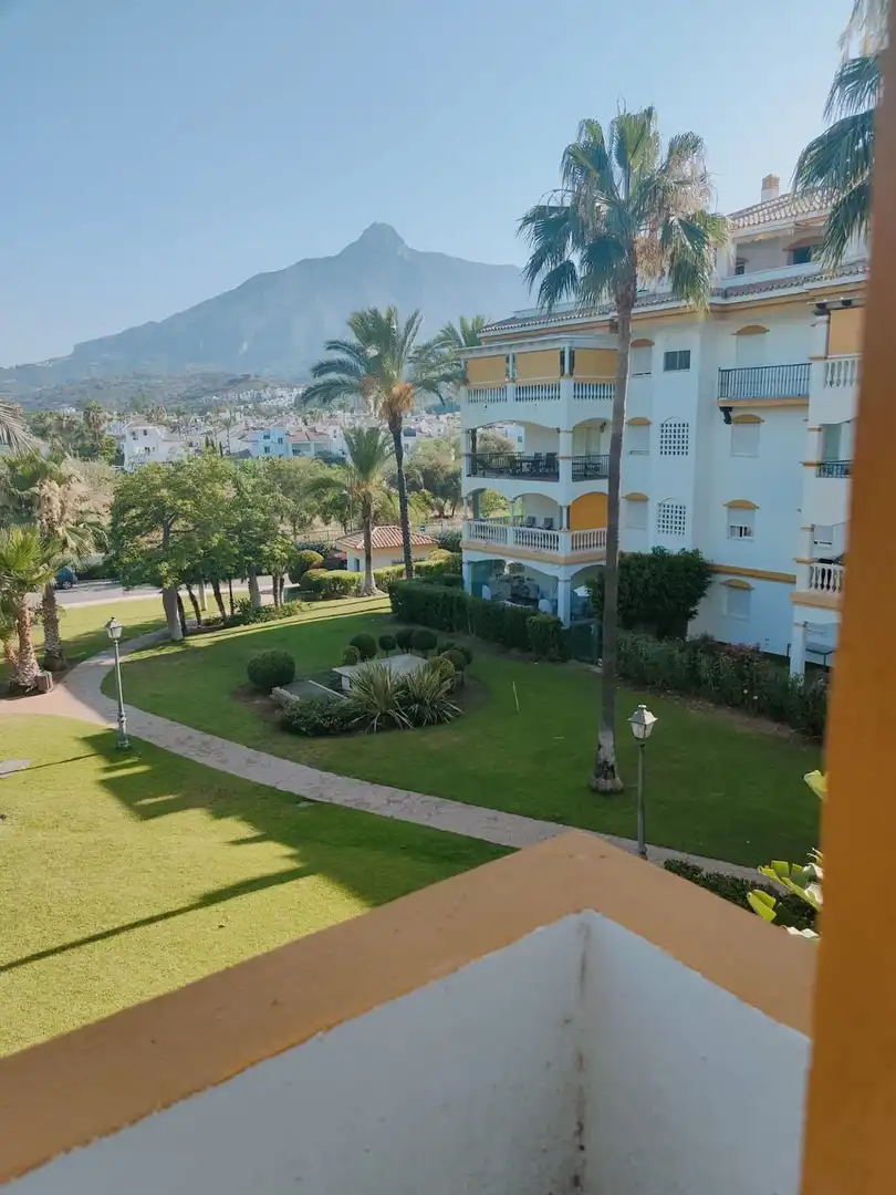 Apartamento con piscina en venta en Avenida Príncipe Salman 1