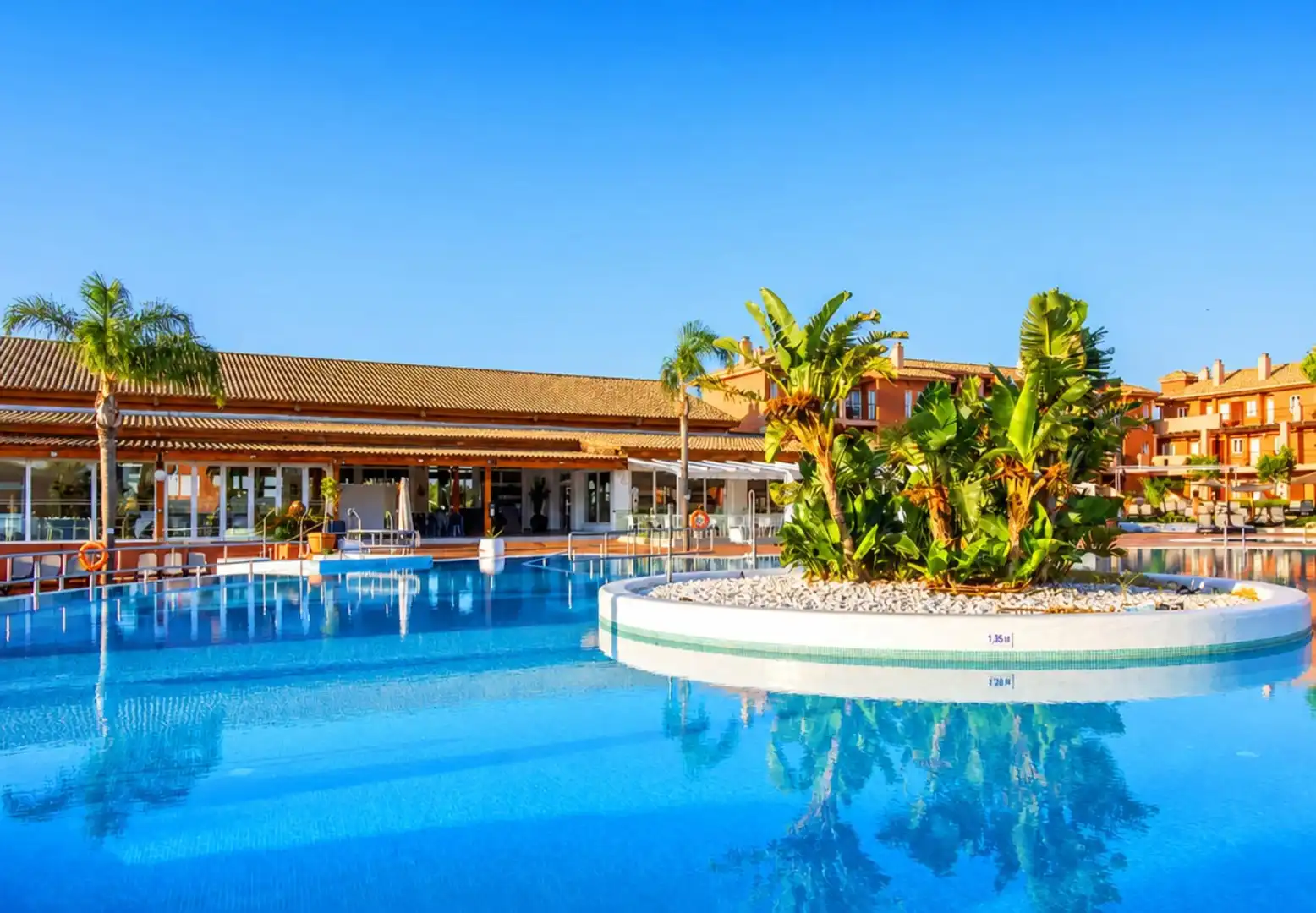 Apartment with pool for sale in Novo Sancti Petri, imagen 48