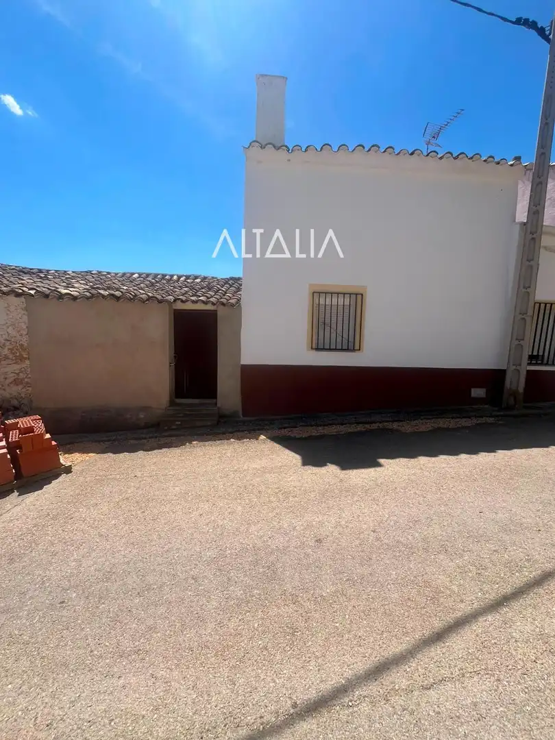 Vista exterior de Casa o chalet en venta en Torrejoncillo del Rey con Trastero