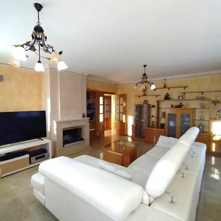 Sala d'estar de Casa o xalet en venda en Orihuela amb Aire condicionat, Jardí privat i Terrassa