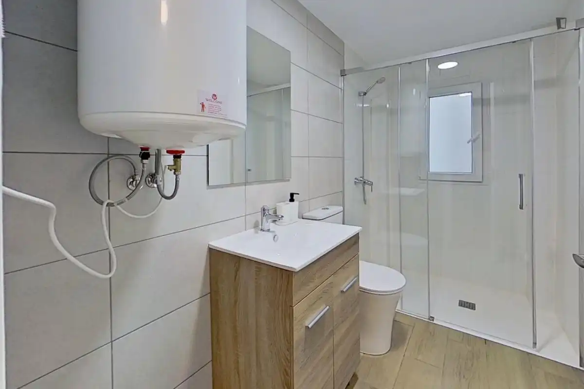 Badezimmer von Wohnungen zur untervermieten in Zaragoza mit Heizung, Möbliert und Waschmaschine