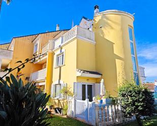 Vista exterior de Casa adosada en venda en Dénia amb Aire condicionat, Calefacció i Terrassa