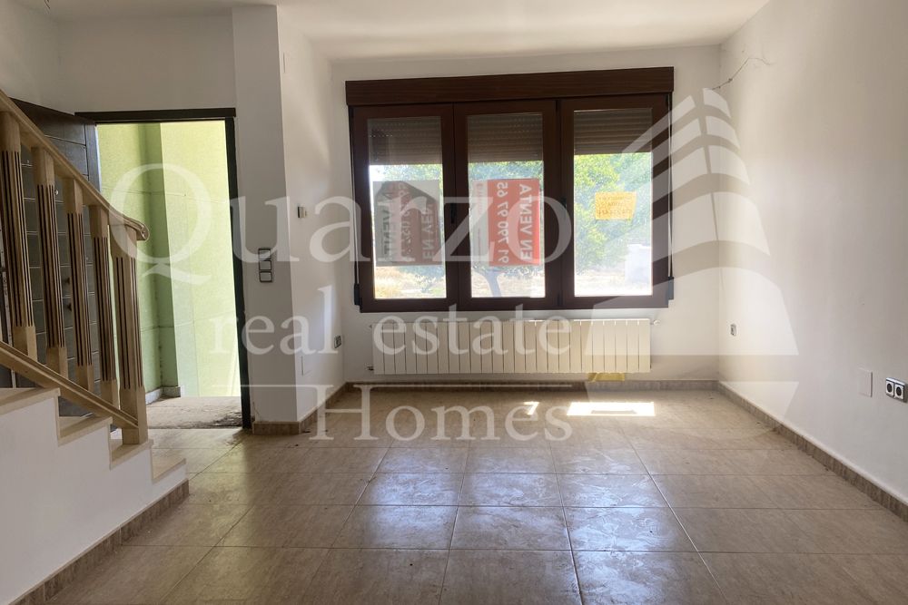 Sala d'estar de Casa adosada en venda en El Bonillo amb Calefacció