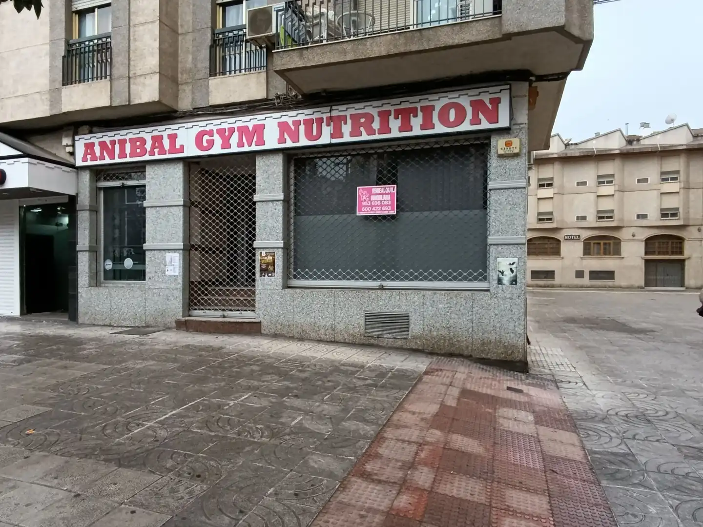 Geschaftsraum zur Miete in Linares mit Klimaanlage