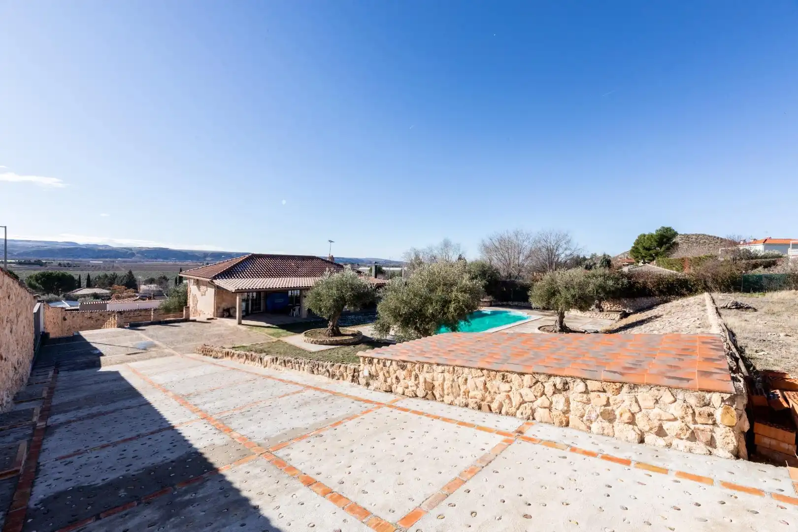 Vista exterior de Casa o xalet en venda en Colmenar de Oreja amb Calefacció, Jardí privat i Traster