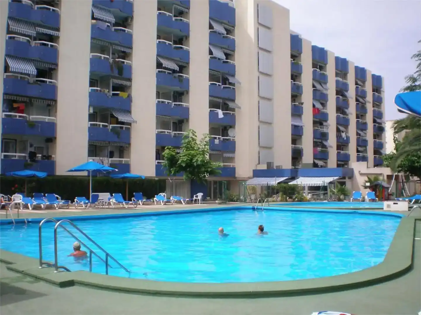 Swimming pool of Apartments for rent in Salou  with Air Conditioner and Balcony