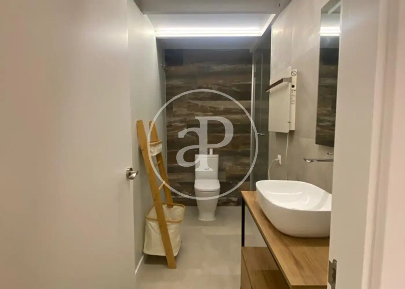 Baño de Piso en venta en Barcelona con Aire acondicionado, Calefacción y Amueblado