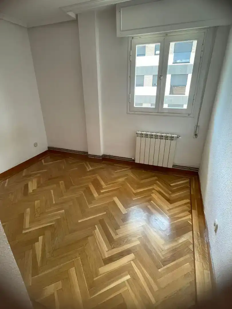 Habitación de Ático en venta en Pozuelo de Alarcón con Parquet