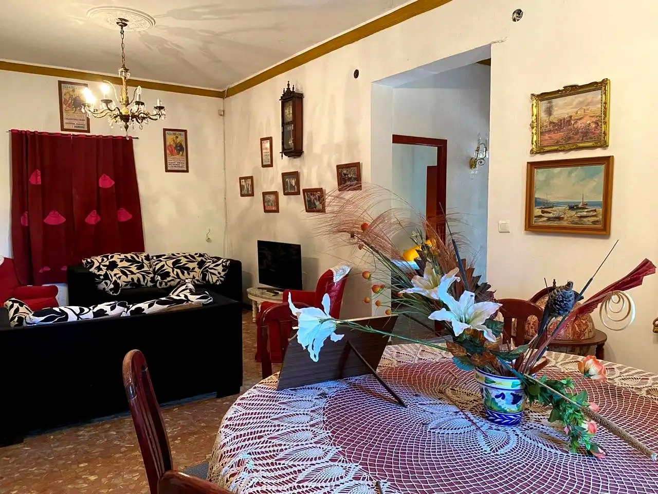 Sala d'estar de Casa o xalet en venda en Alcalá de Guadaira amb Jardí privat, Terrassa i Piscina