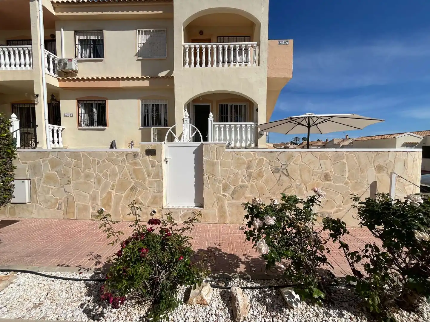 Vista exterior de Apartament en venda en Orihuela amb Terrassa, Piscina i Moblat