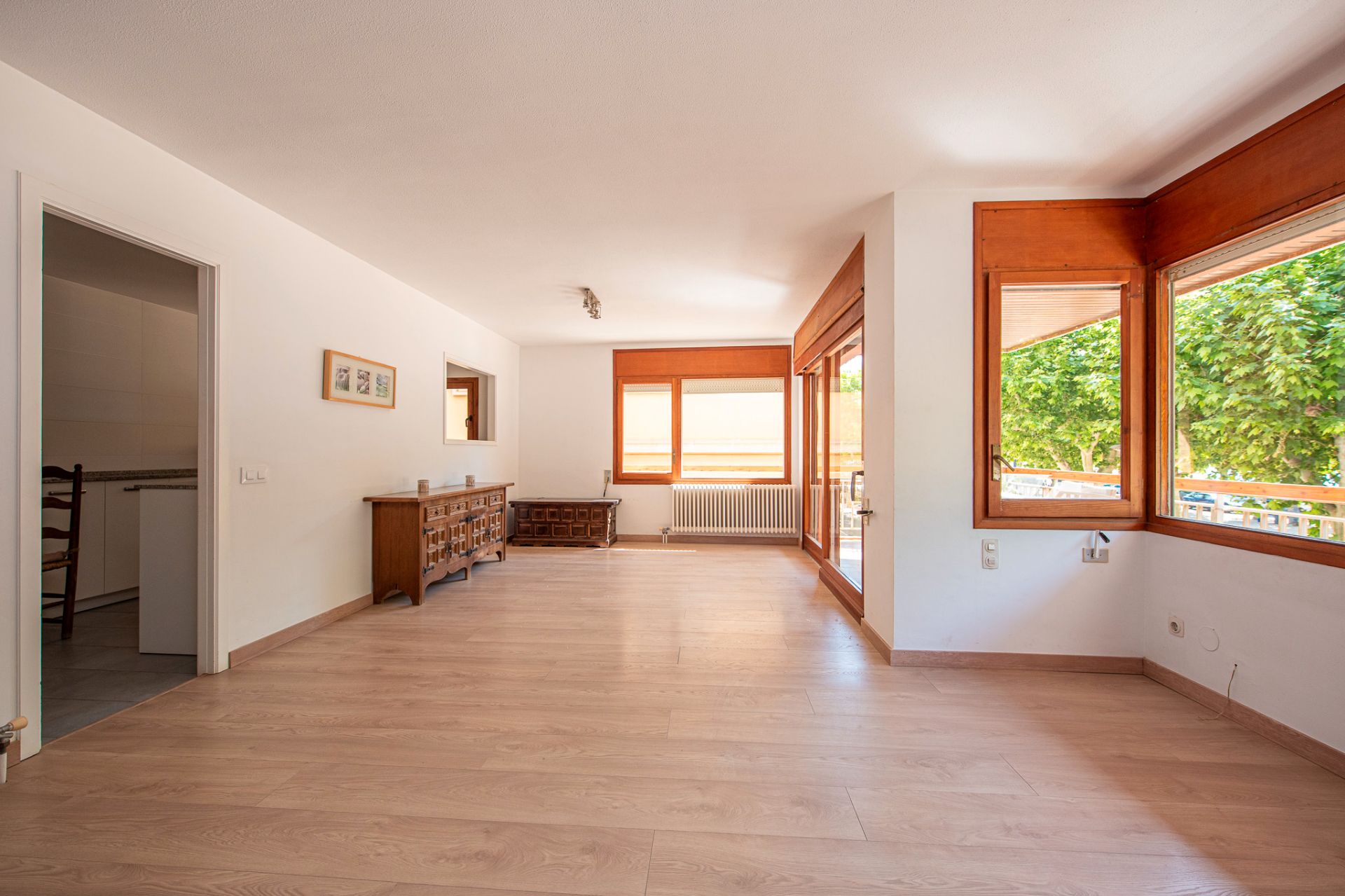 Living room of Flat for sale in Sant Feliu de Guíxols  with Heating, Parquet flooring and Terrace