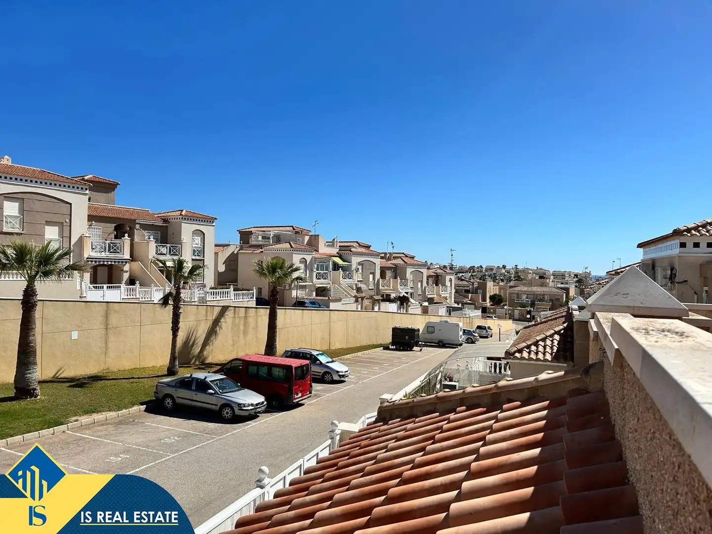 Vista exterior de Casa adosada de lloguer en Torrevieja amb Aire condicionat, Calefacció i Jardí privat