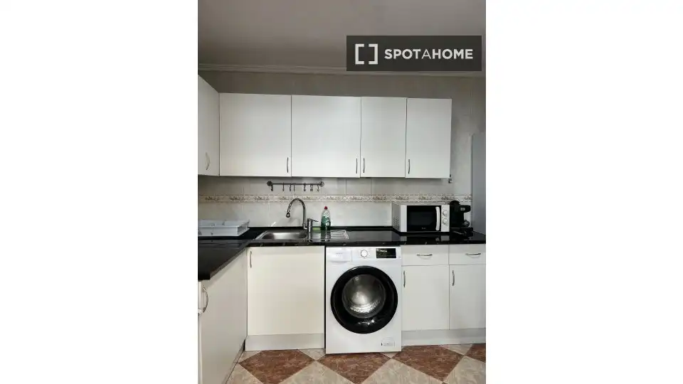 Kitchen of Flat for share in Valencia  with Air Conditioner, Heating and Terrace